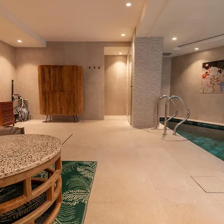 Yolo With Pool And Chalet Les Allues